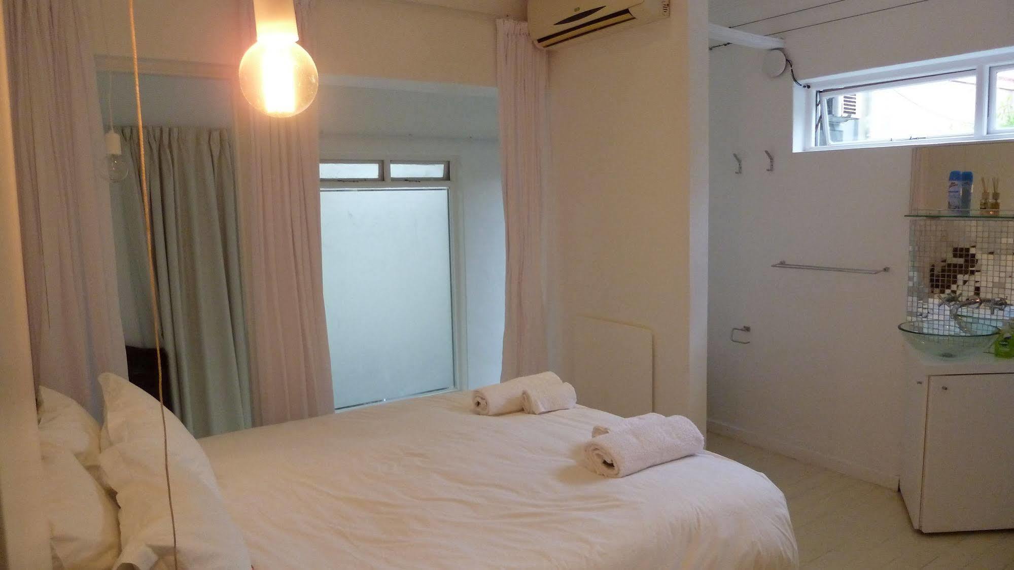4 On Highworth Apartments And Studios Κέιπ Τάουν Εξωτερικό φωτογραφία